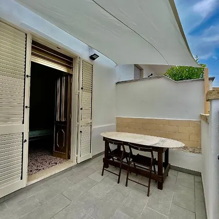 A Due Passi Dal Mare... *