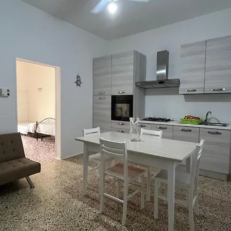 A Due Passi Dal Mare... *