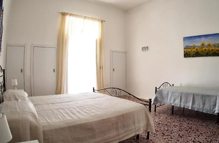 A Due Passi Dal Mare... Casa de Férias