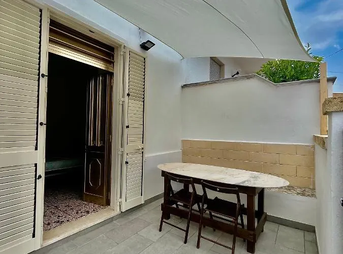 A Due Passi Dal Mare... *